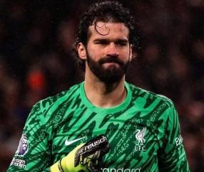 45万周薪腾笼换鸟！利物浦敲定萨拉赫接班人，欧冠资格成唯一阻碍