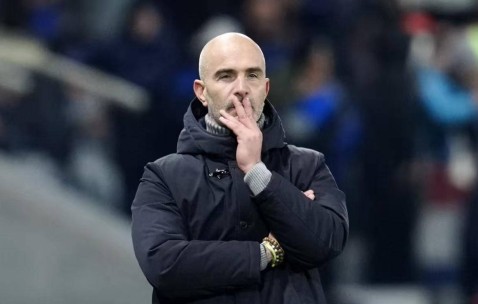 他是世界冠军教头，不是切尔西的替罪羊