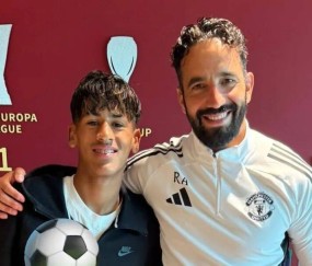 曼联疑似为青训新太子首秀铺垫！曝其不喜欢小梅西绰号，想做自己