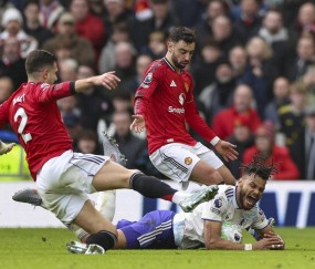 维拉不敌曼联后，埃梅里才发现不对劲，难怪卡里克一直按兵不动