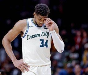 曝勇士全力追求字母哥 愿提供巴特勒库明加+选秀权