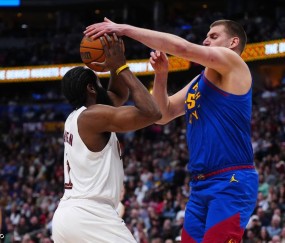 哈登22+10+7+关键三分 约基奇22+14+11骑士胜掘金