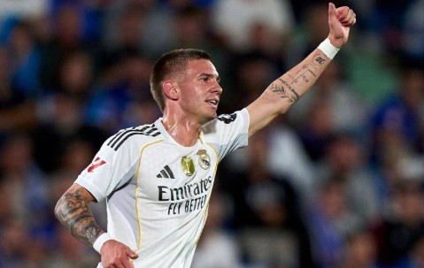 西甲领头羊易主！姆巴佩10连斩领跑射手榜，皇马1-0登顶宣战巴萨