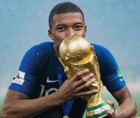 姆巴佩41球金球第七，巴黎没他夺三冠，登贝莱拿奖这记耳光太响