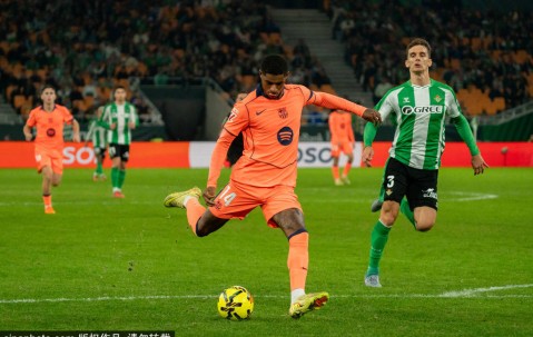 西甲-进球大战！安东尼闪击费兰半场戴帽 巴萨5-3贝蒂斯