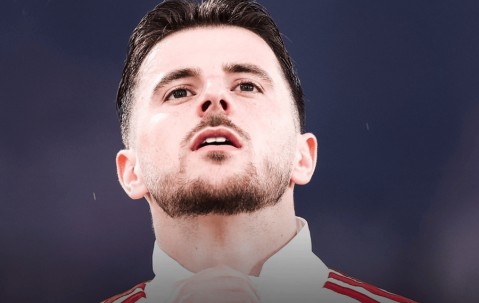 芒特拒绝离开曼联，愿拿25万周薪打替补！与利马一起复出助战维拉