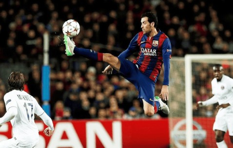 布斯克茨是一部足球的教科书，他用下棋的思维在踢球