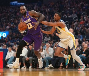 詹姆斯26+8+11库里缺阵 湖人大胜勇士