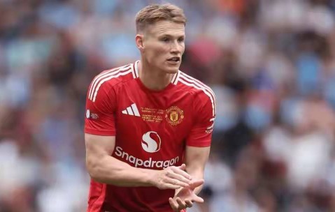 7400万王牌牵线！曼联冲冠终极杀招：截胡利物浦，抢下莱比锡19岁亿元妖锋