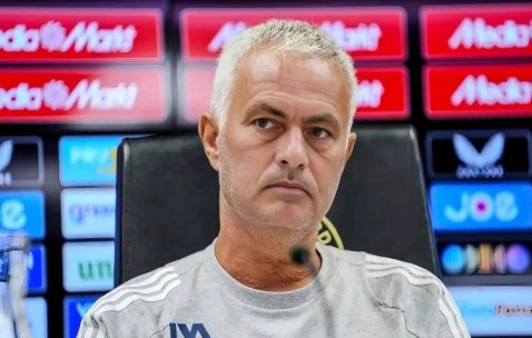 穆帅自荐执教皇马，但与安切洛蒂的核心差异，注定他难以复制成功