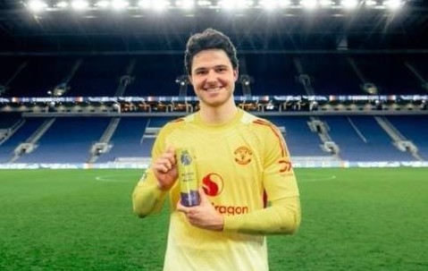 曼联新守护神正在塑成！四次扑救力保城门不失，他让人想起德赫亚