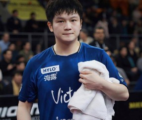 归来仍是王者！樊振东德甲复出3-1轻取对手，现场球迷高喊“凯撒”