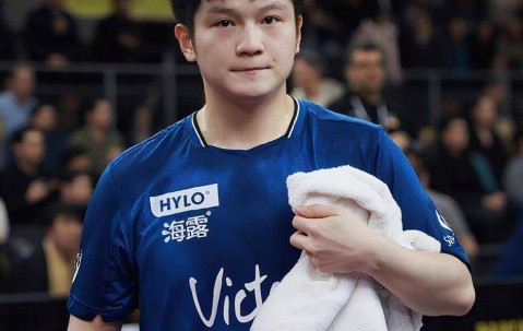 归来仍是王者！樊振东德甲复出3-1轻取对手，现场球迷高喊“凯撒”