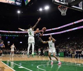 布朗35+4+8霍华德空砍30+7 凯尔特人胜魔术