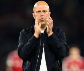 不会解雇斯洛特！英超落后21分，欧冠濒临出局，曝利物浦拒绝换帅