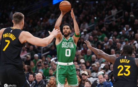 塔图姆24+10布朗32分 凯尔特人大胜勇士