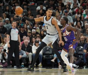 文班亚马34+11吉莱斯皮24分 马刺绝杀太阳