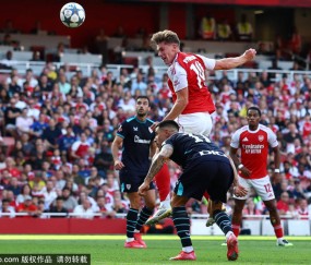 高清：哲凯赖什处子球萨卡传射 阿森纳3-0夺酋长杯
        
    高清：哲凯赖什处子球萨卡传射 阿森纳3-0夺酋长杯