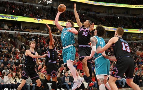 布里奇斯26+14武切维奇28+7+8 黄蜂胜公牛