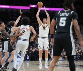 约基奇31+20+12福克斯27分 掘金逆转马刺