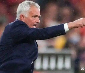 3-0到2-1横扫，穆帅C罗隔空对决，C罗一锤定音，大巴黎靠运气登顶？