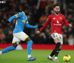 1-1曼联＋终结联赛11连败＋19轮过后依然难求一胜＋深陷泥潭！