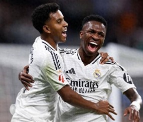 从争冠到保颜面！皇马9连杀弱旅背后的崩塌，阿韦洛亚只剩更衣室演讲？