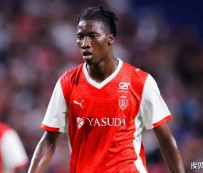 纽卡斯尔接近击败曼联，达成一项创纪录的法甲中场球员交易