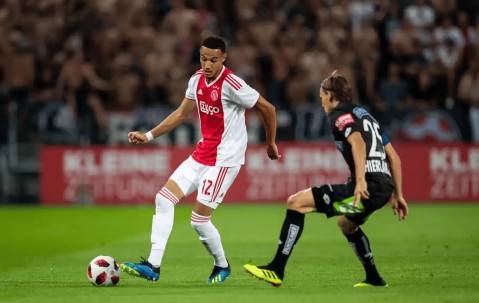 欧冠生死战：比利亚雷亚尔主场狙击阿贾克斯，西甲韧性对抗荷甲青春风暴